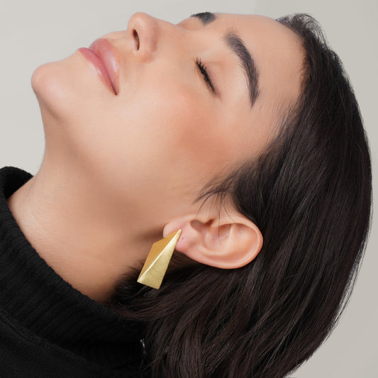 Geometric kite drop earrings in matte brushed brass