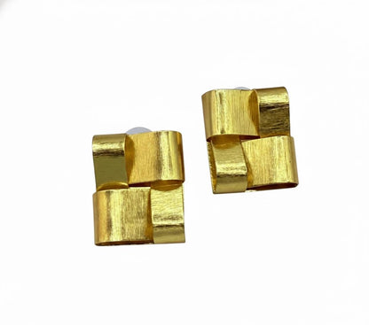 Geometric Earrings – side view | Raavi Jewelry