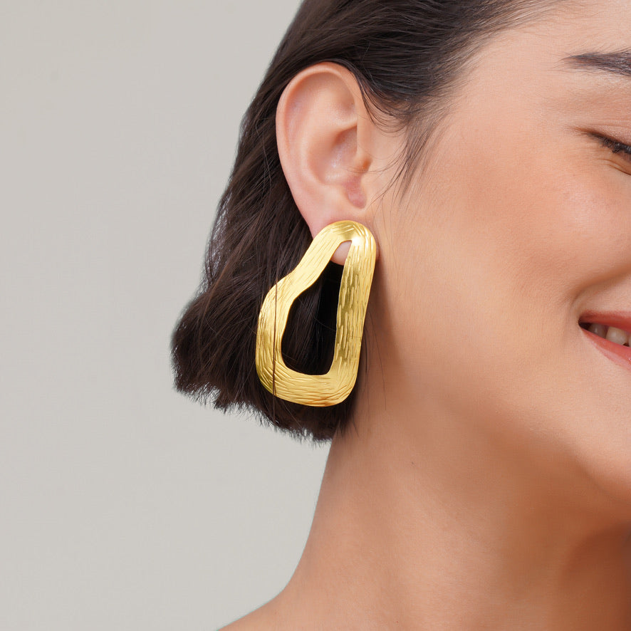 Long Earrings – detail close-up | Raavi Jewelry