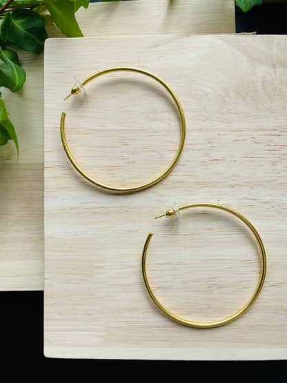 Hoop Earrings – detail close-up | Raavi Jewelry