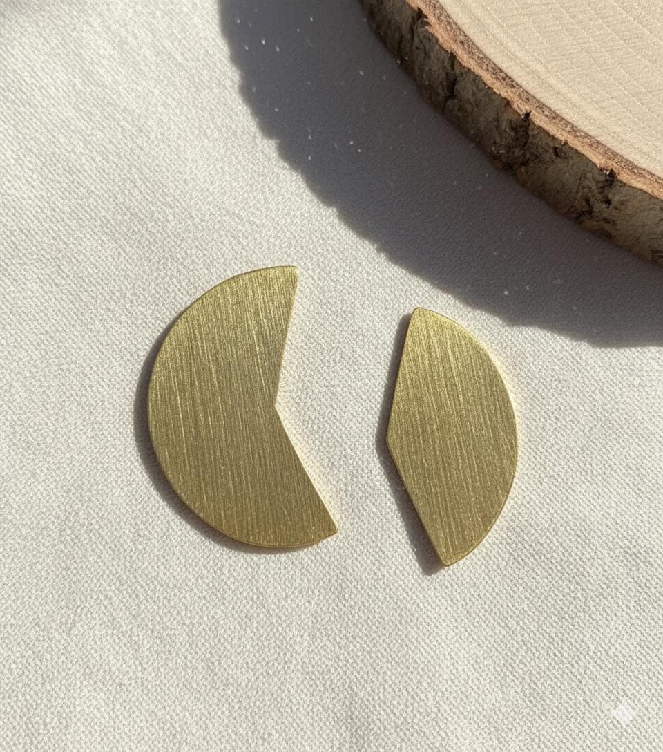 Asymmetric "Split Eclipse" – view 5 | Raavi Jewelry
