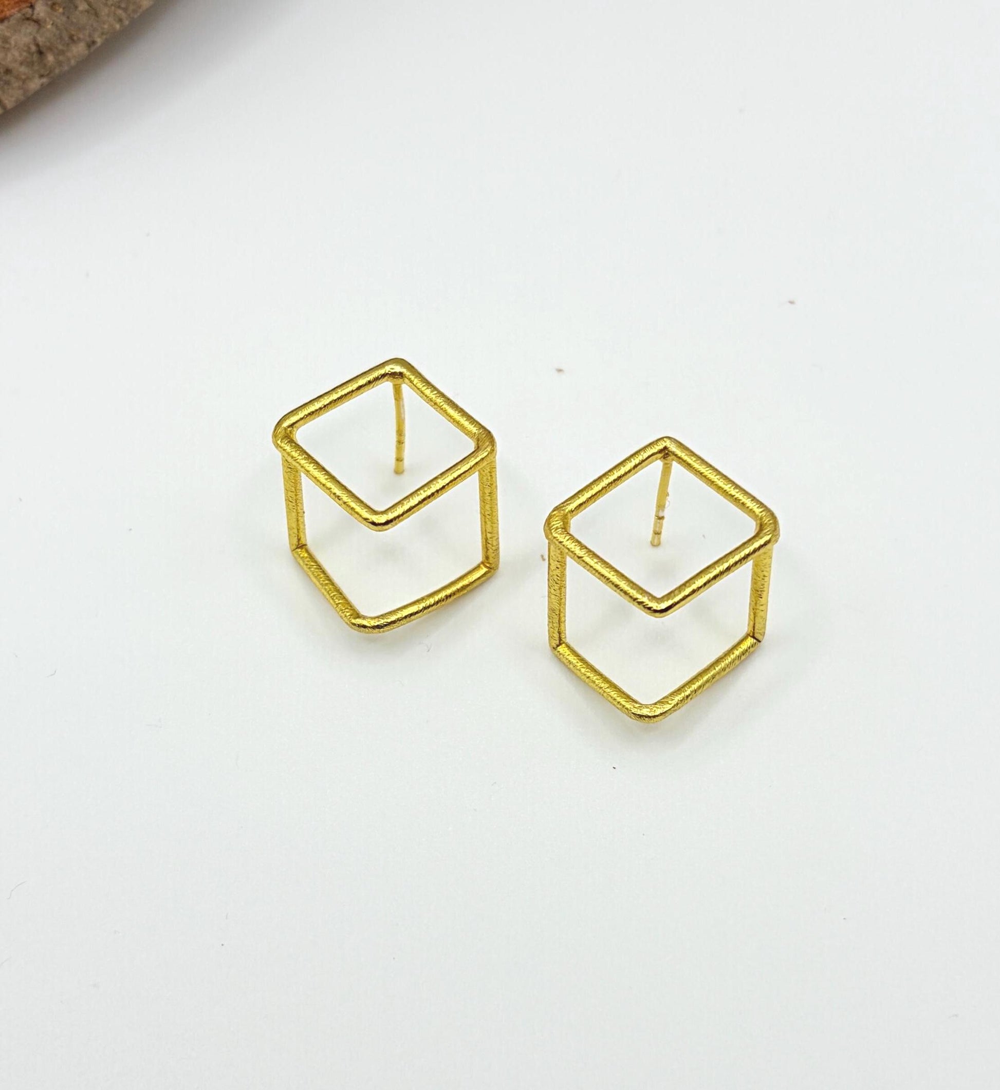 Cube Earrings – handmade gold-plated brass earrings, nickel-free | Raavi Jewelry