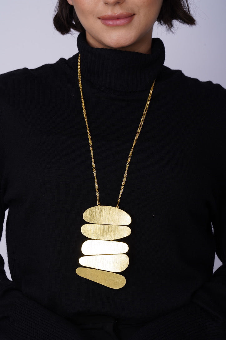 Tiered Gold Necklace – detail close-up | Raavi Jewelry
