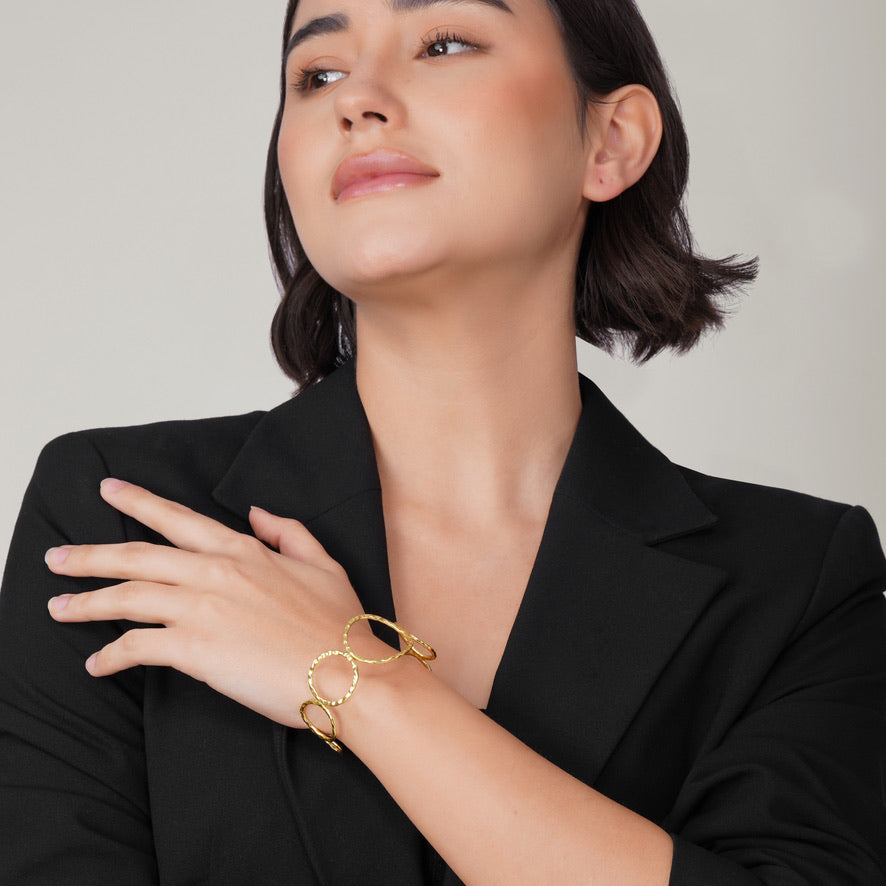 Circular loops Bracelet – detail close-up | Raavi Jewelry