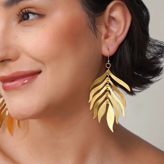 Boho Messing Blatt Ohrringe | Leichte Hänger | Gold Statement & Natur inspiriert