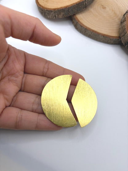 Asymmetric "Split Eclipse" – detail close-up | Raavi Jewelry