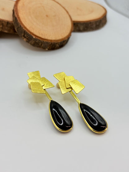 Onyx Stone Earrings – detail close-up | Raavi Jewelry